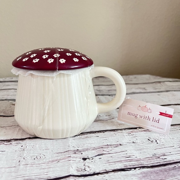 Target Bullseye 19.6 fl oz Novelty Mug with Lid Mushroom 🍄‍🟫 - Picture 1 of 7